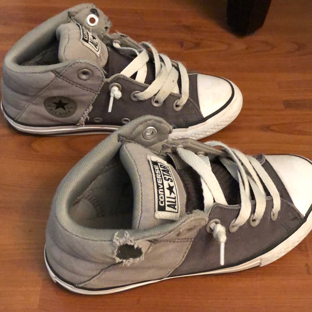 Boys Converse size 2.